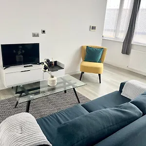 Modern Two Bedroom With Super Fast Wifi Yiewsley